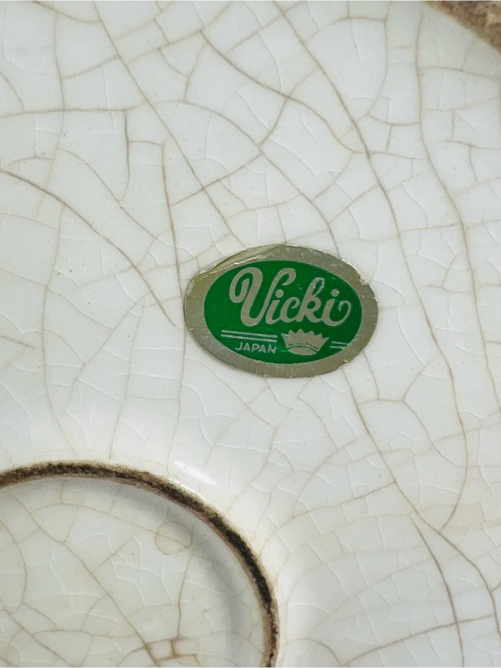 Vintage Vicki Crackled Cream Glaze Teapot with Aluminum‎ Cozy
